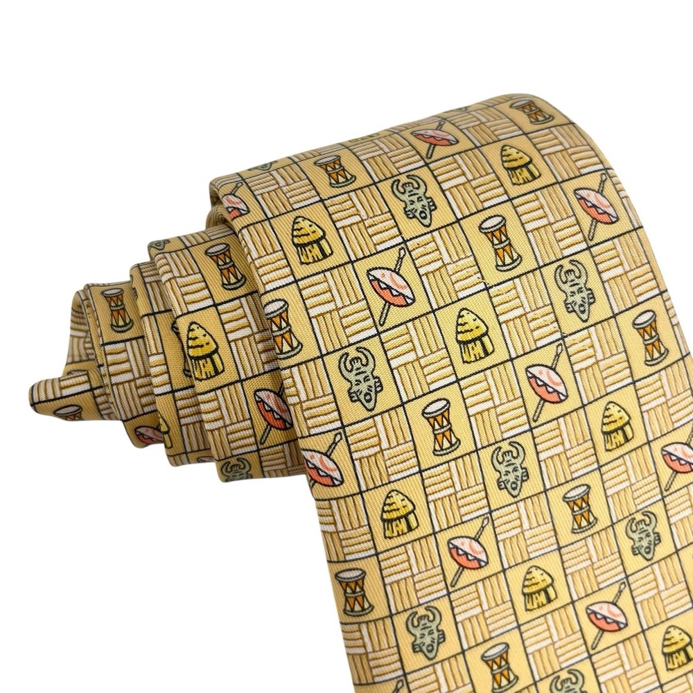 Hermes Mens Tie African Tribal Bongo Drums Masks Yellow Silk 7618 TA 3.25" 57.5" - Picture 6 of 9